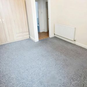 5 bedroom apartment to rent - Photo 2