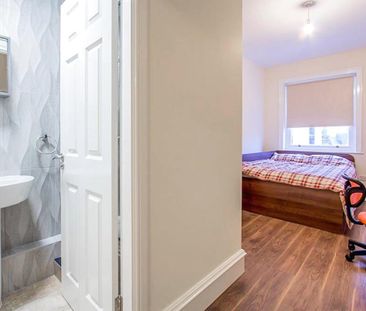 3 bedroom apartment to rent - Photo 2