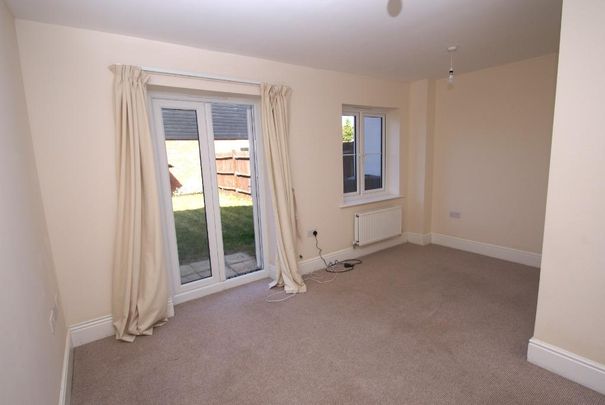 2 bedroom terraced house to rent - Photo 1