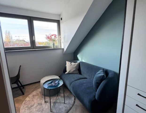 Unbefristeter Mietvertrag ! Sonniges Studio im Dachgeschoss. 990 € all-in-Miete - Foto 1