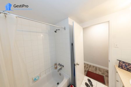 2375-2475 d’Alger / 2453-2465 Père-Lelièvre - Photo 2