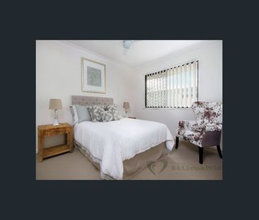 Stunning Townhouse in Great Location! - Photo 5