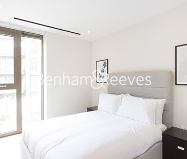 2 Bedroom flat to rent in Saxon House, Parkland Walk, SW6 - Photo 1