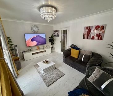 4 Bedroom Semi Detached To Let - Photo 1