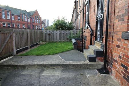 Cecil Street, Armley, LS12 - Photo 4