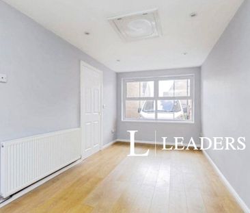 3 bedroom house to rent Ovaldene Way, ST4 - Photo 4