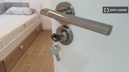 granada, Andalusia 18011 - Photo 2