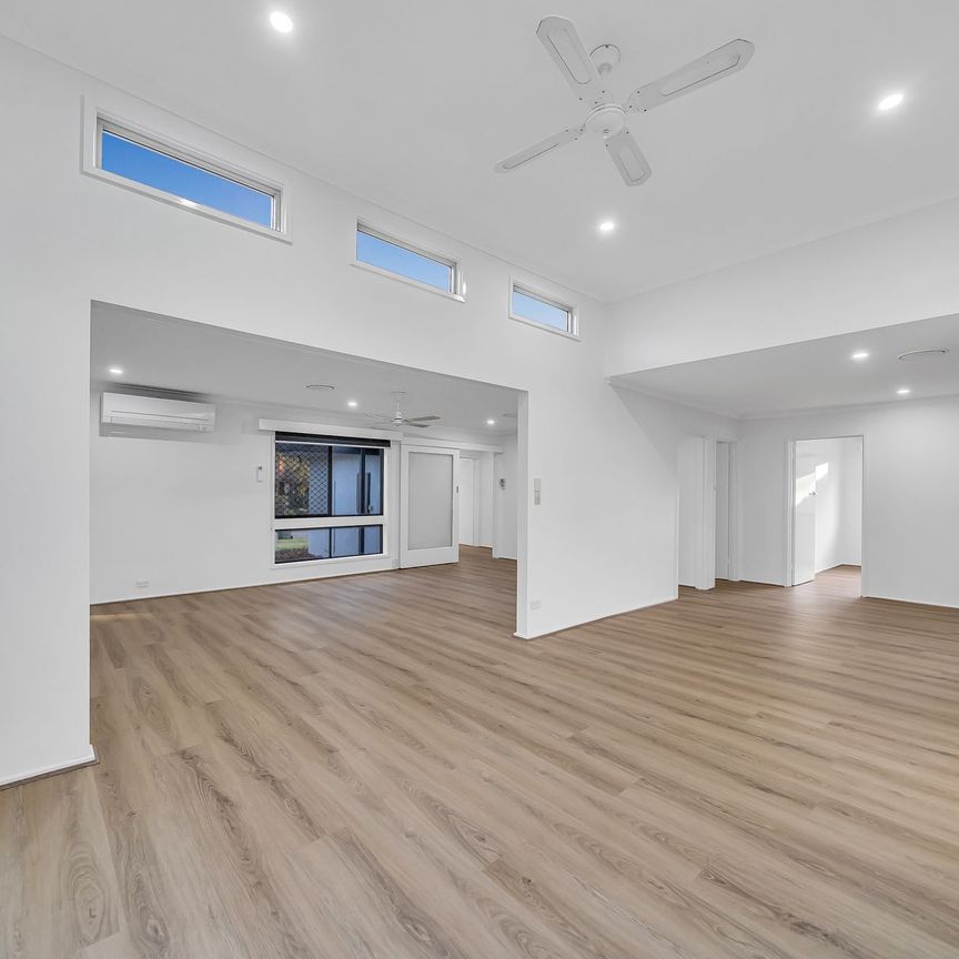 Modern Comfort Meets Family Functionality – Newly Renovated Gem in Prime Location!! - Photo 1