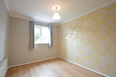 Shaw Drive, WALTON-ON-THAMES, KT12 - Photo 2