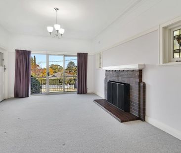 SPACIOUS FAMILY HOME IN QUIET ARTARMON STREET - Photo 2