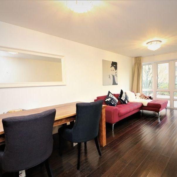2 Bed Flat, St. Davids Square, E14 - Photo 1