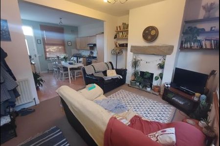 2 Bedroom Chapel Allerton - Photo 2