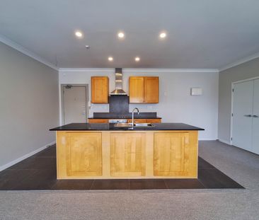 Rare 1 bedroom apartment in Flat bush - Photo 2