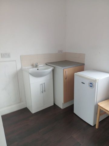 Room in a Shared House, North Circular Road, NW2 - Photo 2