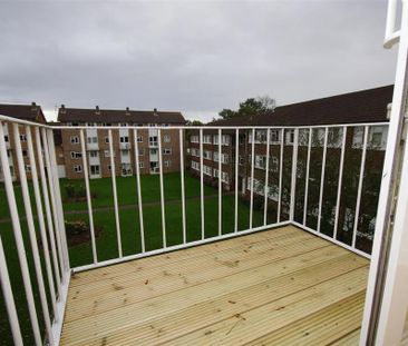 2 bedroom maisonette to rent - Photo 3