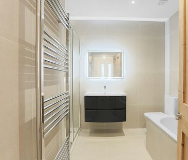 Semi-detached house to rent on - Photo 3