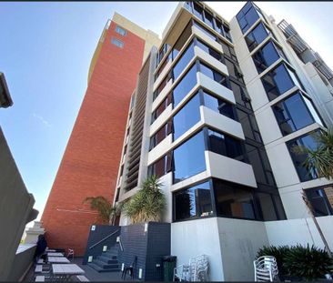 FURNISHED 2-bedroom corner block apartment - GAS & WATER included i... - Photo 4