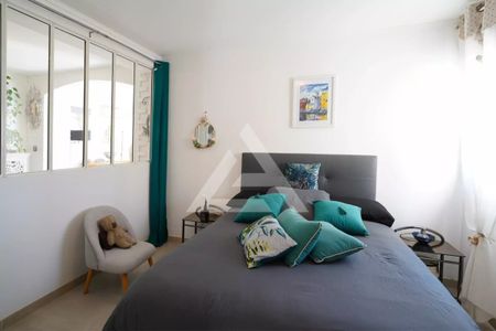 ROQUEBRUNE VILLAGE - MAISON MEUBLEE - STATIONNEMENTS ET PISCINE - Photo 2