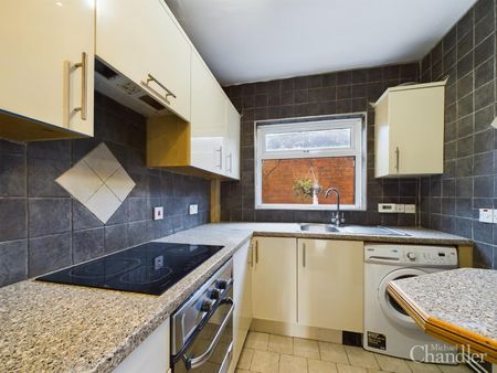 26 Willowfield Parade, Belfast, BT6 8HQ - Photo 5