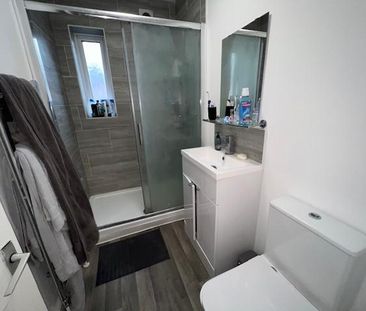 1 bedroom in a house share to rent - Photo 5