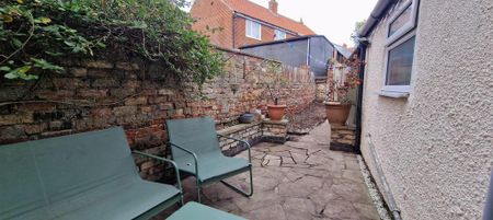 2 bedroom terraced house to rent - Photo 5