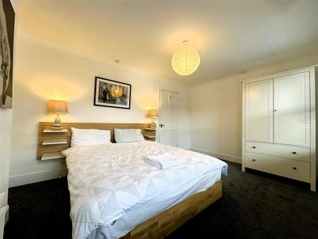 4 bedroom terraced house to rent - Photo 3