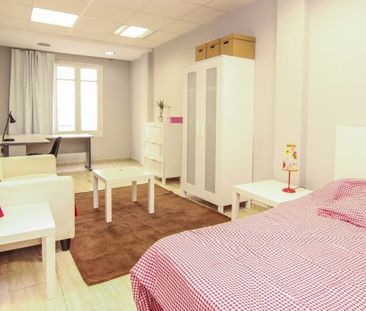 Carrer de Sant Vicent Màrtir, Valencia, Valencian Community 46002 - Photo 5