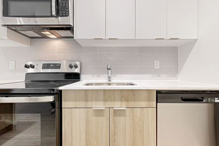 For Lease - 3069 Pharmacy Ave Avenue Unit# 7, Toronto, Ontario - Photo 2