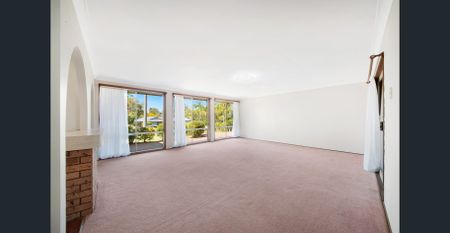 Spacious Family Living in a Quiet Cul-De-Sac - Photo 2