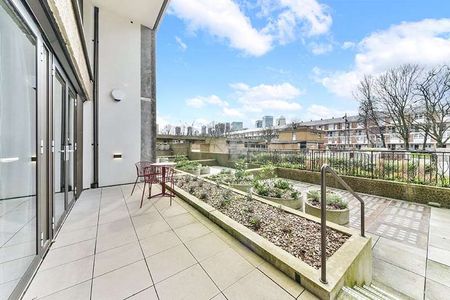 Enjoy 1 Month Rent FREE! (T & Cs Apply) Heritage Unit. Retaining the original style, features and charm, this renovated 3 bedroom apartment to rent in the highly anticipated Balfron Tower. - Photo 5