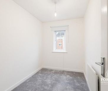 4 bedroom end of terrace house to rent - Photo 5