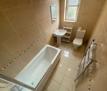 3 bed Terraced - To Let - Photo 2