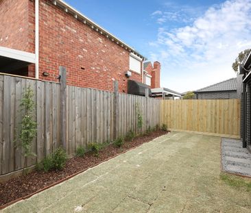 2/64 Lynch Road, Fawkner VIC 3060 - Photo 1