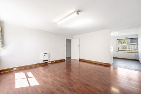 Charming 3-Bedroom House in Austin Ferry - Photo 4