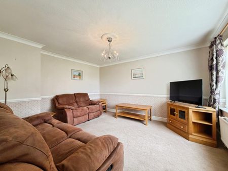 3 bedroom House To Let - Photo 2