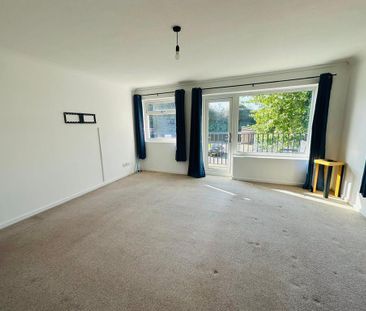 3 bedroom flat to rent - Photo 6