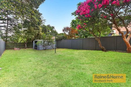 15 Loftus Street, Turrella, NSW 2205 - Photo 5