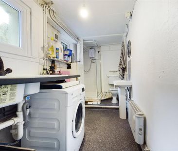 6 bedroom house to rent - Photo 4