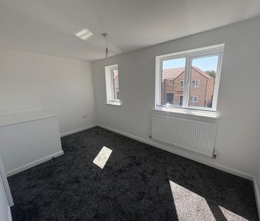 3 bedroom semi-detached house to rent - Photo 5