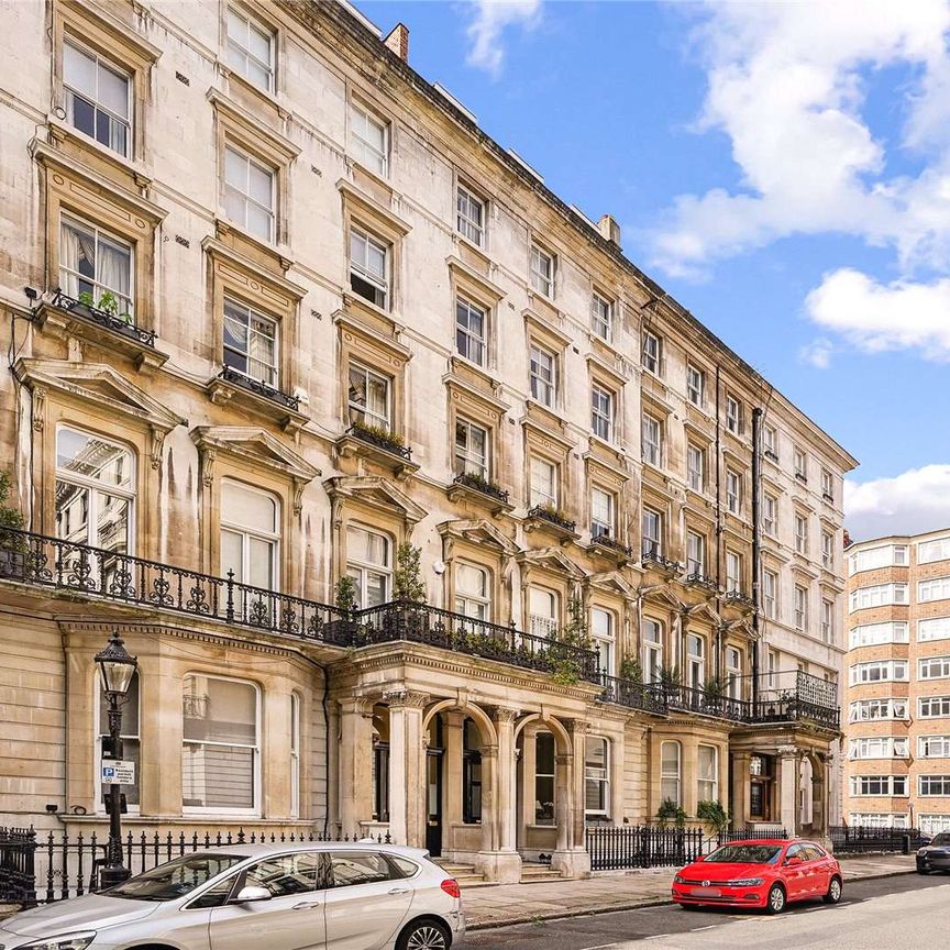 An exquisitely refurbished two bedroom lateral apartment finished to an exacting standard available for medium and long term let. - Photo 1