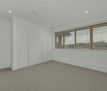 5 bedroom detached house to rent - Photo 2