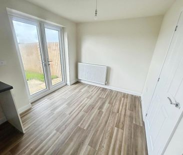 3 bedroom end of terrace house to rent - Photo 1