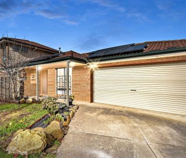 4 Falcon Pl, Pakenham VIC 3810 - Photo 2