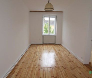 Blick ins Grüne! Zentrumsnahe Loggia-Wohnung – WG geeignet! Garagen... - Photo 5