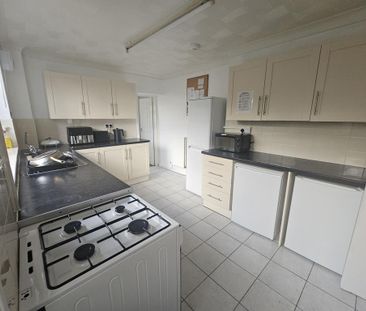 5 bedroom house of multiple occupation to rent - Photo 6