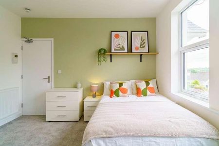 Kings Avenue, Falmouth, TR11 - Photo 2