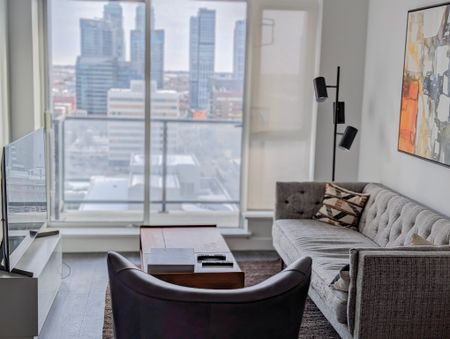 2 Bedroom Beltline Apartment | Underground Parking | Sauna | Gym - Photo 2