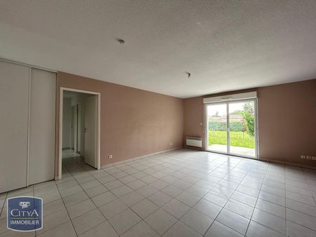 Location Maison 4 pièces 81m² MONTBARTIER 82700 - Photo 2