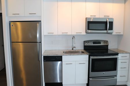 For Lease - 2055 Danforth Avenue Unit# 903, Toronto, Ontario - Photo 2