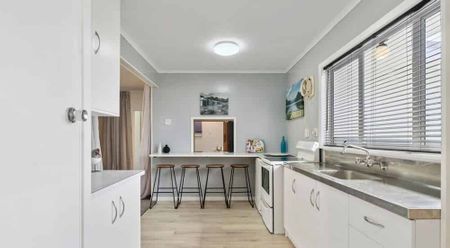 Fun Three Bedroom Home - Photo 5